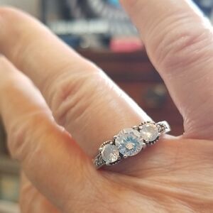 Fashion Jewelry Classic Silver Ring With CZS!